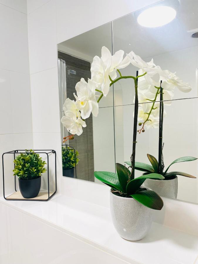 #0509 Two Bedroom Serviced Apartment- Free Parking Derby Esterno foto