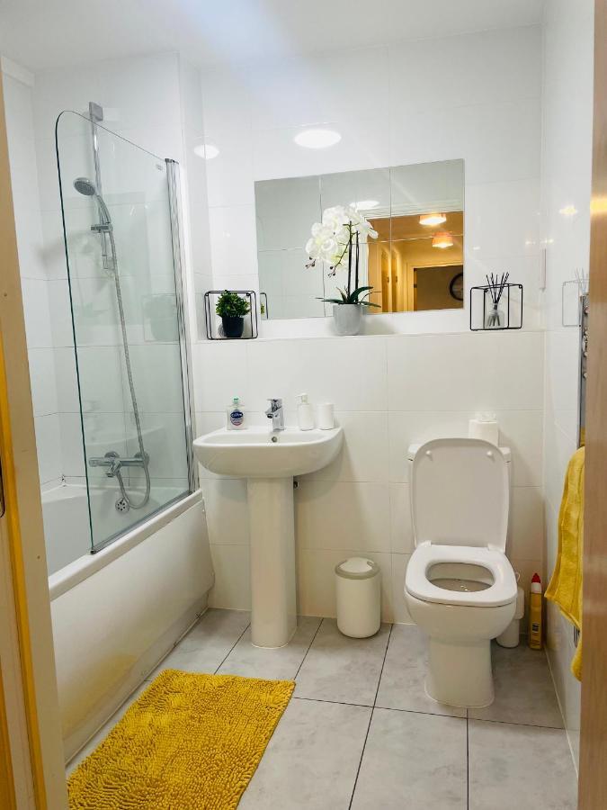 #0509 Two Bedroom Serviced Apartment- Free Parking Derby Esterno foto
